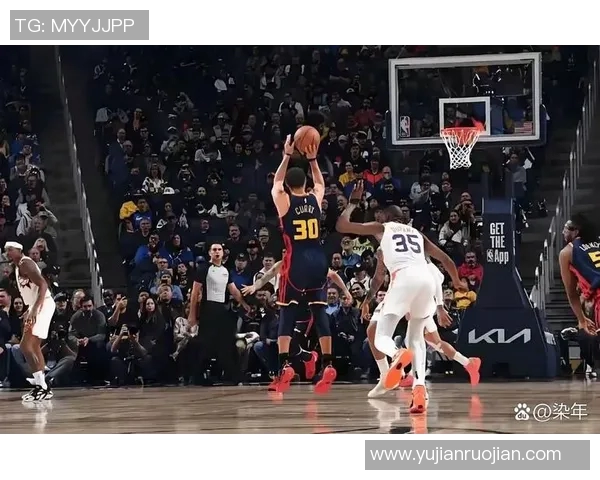 2013年NBA经典对决勇士队与热火队的巅峰对抗回顾